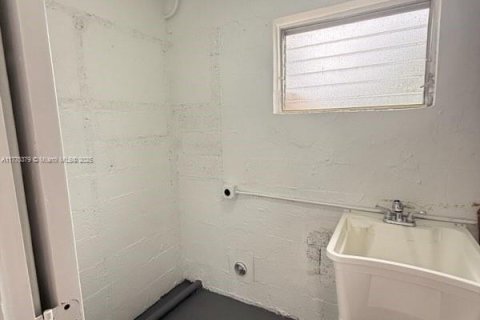 House in Fort Lauderdale, Florida 3 bedrooms, 138.05 sq.m. № 1731509 - photo 30