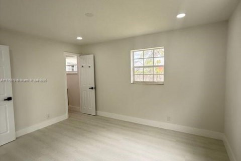 House in Fort Lauderdale, Florida 3 bedrooms, 138.05 sq.m. № 1731509 - photo 15