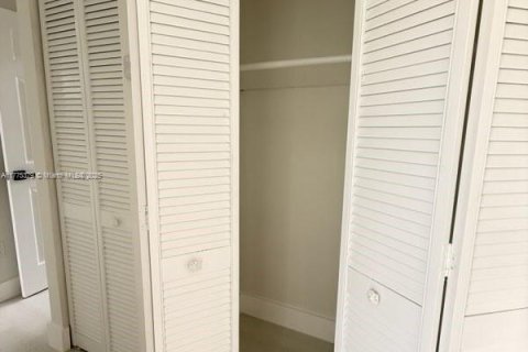 House in Fort Lauderdale, Florida 3 bedrooms, 138.05 sq.m. № 1731509 - photo 18