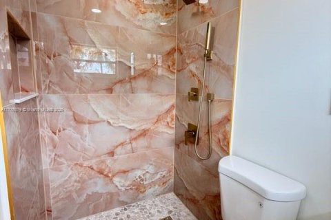 House in Fort Lauderdale, Florida 3 bedrooms, 138.05 sq.m. № 1731509 - photo 16