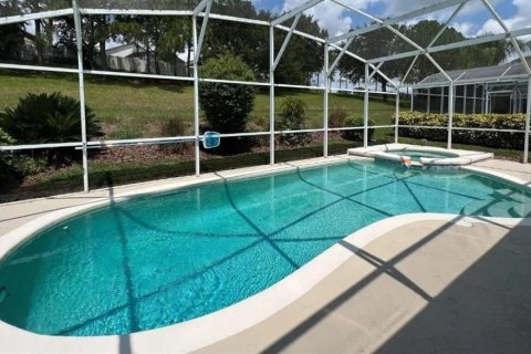 House in Davenport, Florida 5 bedrooms, 234.67 sq.m. № 2267481 - photo 2