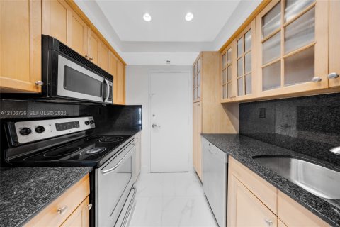 Copropriété à louer à Miami Beach, Floride: 1 chambre, 92.34 m2 № 2418018 - photo 6