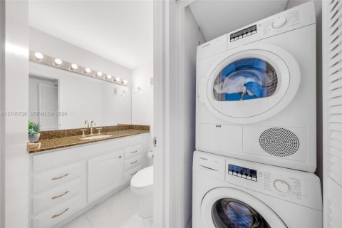 Copropriété à louer à Miami Beach, Floride: 1 chambre, 92.34 m2 № 2418018 - photo 9