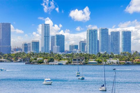Copropriété à louer à Miami Beach, Floride: 1 chambre, 92.34 m2 № 2418018 - photo 28