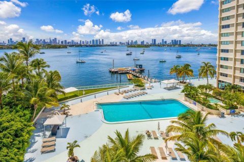 Copropriété à louer à Miami Beach, Floride: 1 chambre, 92.34 m2 № 2418018 - photo 24