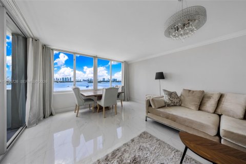 Copropriété à louer à Miami Beach, Floride: 1 chambre, 92.34 m2 № 2418018 - photo 4