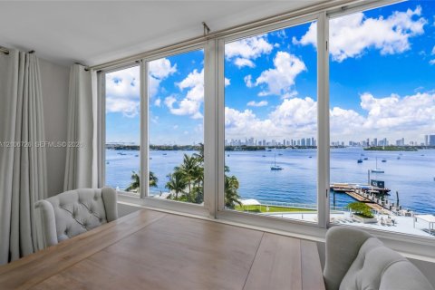 Copropriété à louer à Miami Beach, Floride: 1 chambre, 92.34 m2 № 2418018 - photo 16