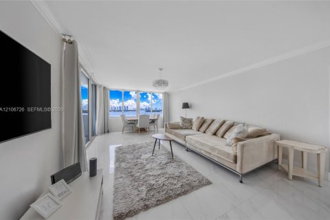 Copropriété à louer à Miami Beach, Floride: 1 chambre, 92.34 m2 № 2418018 - photo 13