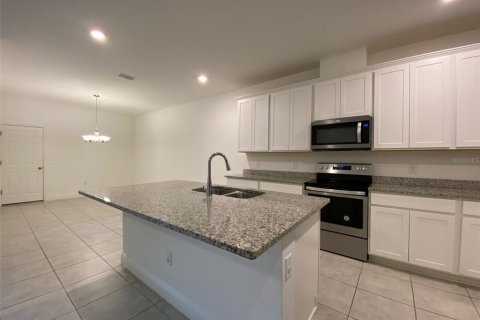 Townhouse in Winter Garden, Florida 3 bedrooms, 180.97 sq.m. № 1894515 - photo 4