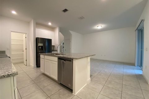 Townhouse in Winter Garden, Florida 3 bedrooms, 180.97 sq.m. № 1894515 - photo 5