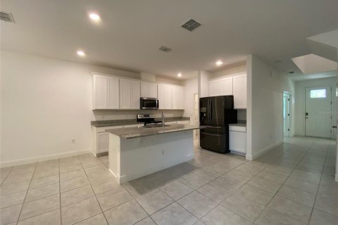 Townhouse in Winter Garden, Florida 3 bedrooms, 180.97 sq.m. № 1894515 - photo 3