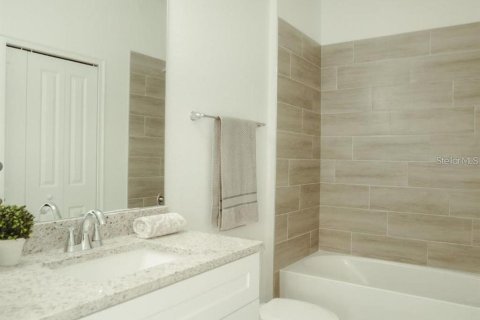 Casa en alquiler en Kissimmee, Florida, 2 dormitorios, 101.17 m2 № 1639882 - foto 3