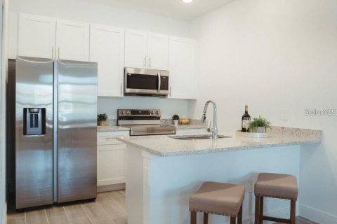 Casa en alquiler en Kissimmee, Florida, 2 dormitorios, 101.17 m2 № 1639882 - foto 4