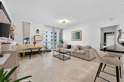 Condominio en venta en Miami, Florida, 1 dormitorio, 78.32 m2 № 2055950 - foto 2