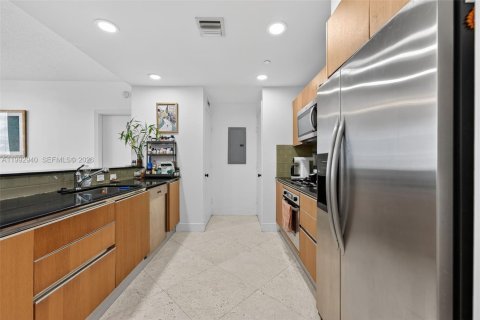 Condominio en venta en Miami, Florida, 1 dormitorio, 78.32 m2 № 2055950 - foto 4