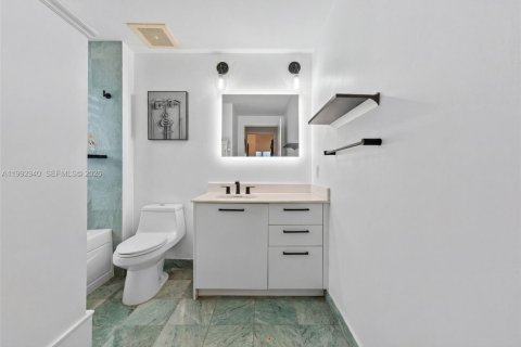 Condominio en venta en Miami, Florida, 1 dormitorio, 78.32 m2 № 2055950 - foto 13