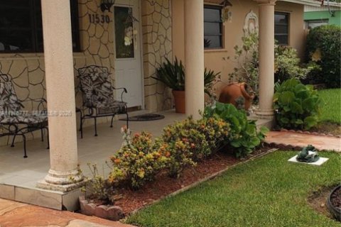 Casa en Miami, Florida 3 dormitorios, 238.2 m2 № 2044945