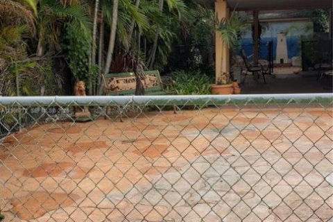 Casa en alquiler en Miami, Florida, 3 dormitorios, 238.2 m2 № 2044945 - foto 7