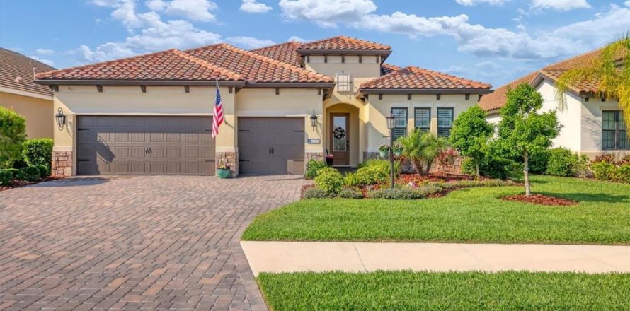 Villa ou maison à Lakewood Ranch, Floride 4 chambres, 256.22 m2 № 1358179