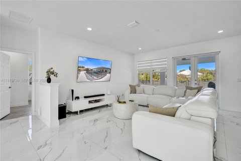 Casa en venta en Loxahatchee Groves, Florida, 5 dormitorios № 2033140 - foto 16