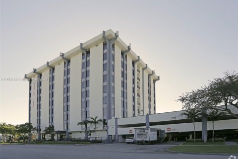 Bureau à North Miami, Floride № 862679