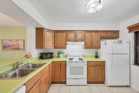 Copropriété à vendre à Sarasota, Floride: 2 chambres, 98.94 m2 № 1912585 - photo 12