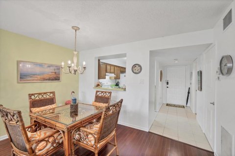 Copropriété à vendre à Sarasota, Floride: 2 chambres, 98.94 m2 № 1912585 - photo 14
