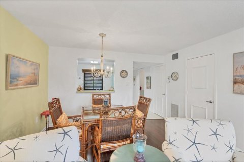 Copropriété à vendre à Sarasota, Floride: 2 chambres, 98.94 m2 № 1912585 - photo 17