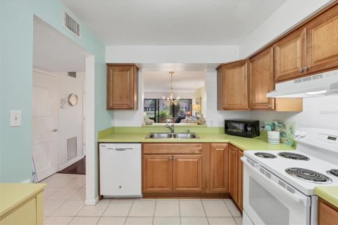 Copropriété à vendre à Sarasota, Floride: 2 chambres, 98.94 m2 № 1912585 - photo 13