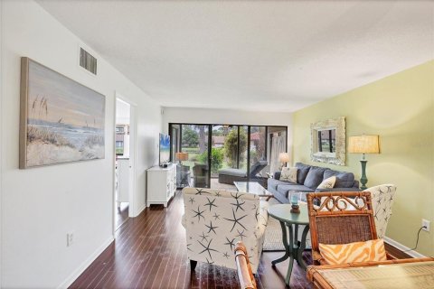 Copropriété à vendre à Sarasota, Floride: 2 chambres, 98.94 m2 № 1912585 - photo 15