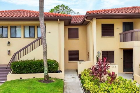 Copropriété à vendre à Sarasota, Floride: 2 chambres, 98.94 m2 № 1912585 - photo 6