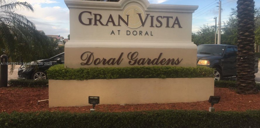 Condo in Doral, Florida, 2 bedrooms № 1972447