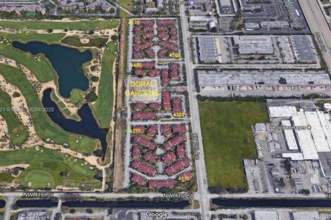 Condo in Doral, Florida, 2 bedrooms № 1972447 - photo 21