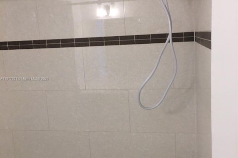 Condo in Doral, Florida, 2 bedrooms № 1972447 - photo 16