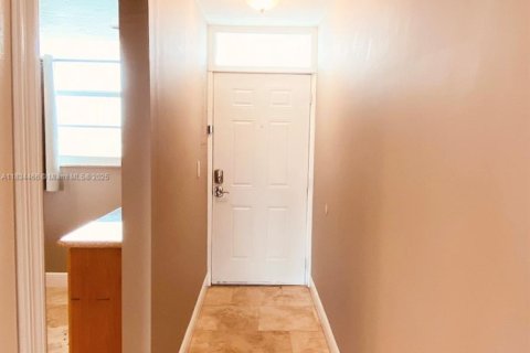 Condo in North Miami Beach, Florida, 1 bedroom  № 1818075 - photo 18