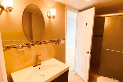 Condo in North Miami Beach, Florida, 1 bedroom  № 1818075 - photo 21