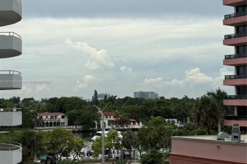 Copropriété à vendre à Miami Beach, Floride: 2 chambres, 95.69 m2 № 1931287 - photo 12