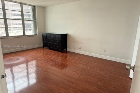 Copropriété à vendre à Miami Beach, Floride: 2 chambres, 95.69 m2 № 1931287 - photo 4