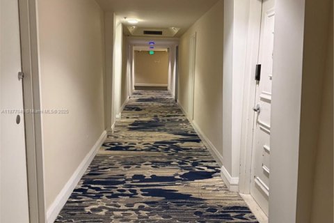 Copropriété à vendre à Miami Beach, Floride: 2 chambres, 95.69 m2 № 1931287 - photo 18