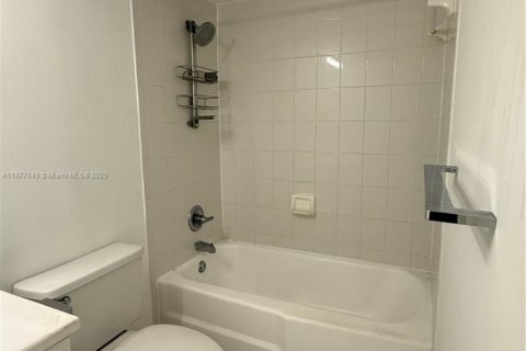 Copropriété à vendre à Miami Beach, Floride: 2 chambres, 95.69 m2 № 1931287 - photo 5