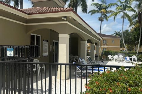 Townhouse in Miramar, Florida 3 bedrooms, 153.85 sq.m. № 1848347 - photo 13