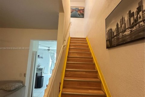 Townhouse in Miramar, Florida 3 bedrooms, 153.85 sq.m. № 1848347 - photo 22