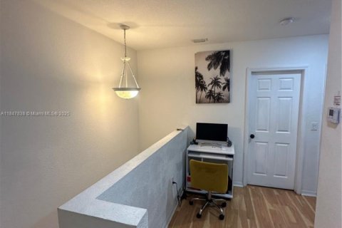 Townhouse in Miramar, Florida 3 bedrooms, 153.85 sq.m. № 1848347 - photo 19