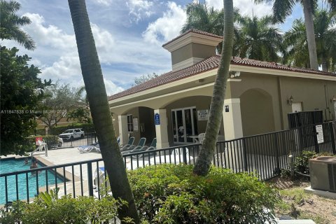 Townhouse in Miramar, Florida 3 bedrooms, 153.85 sq.m. № 1848347 - photo 7