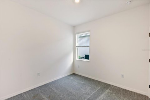 Casa en venta en Fruitland Park, Florida, 4 dormitorios, 139.45 m2 № 1778071 - foto 2