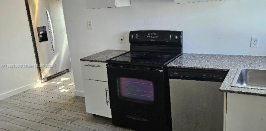 Villa ou maison à Miami, Floride 3 chambres, 259.38 m2 № 2022943