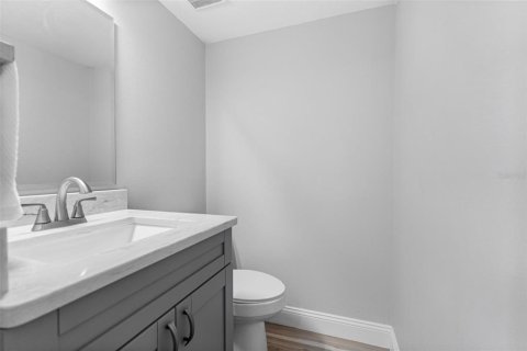 Touwnhouse à louer à Tampa, Floride: 2 chambres, 132.29 m2 № 2226279 - photo 10