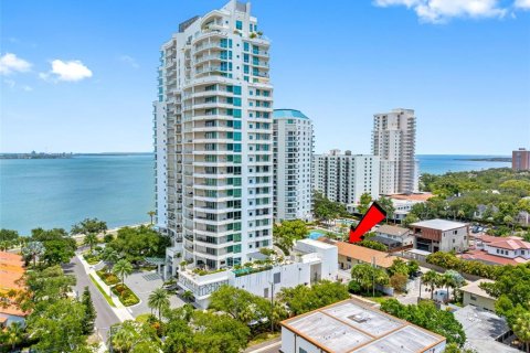 Touwnhouse à louer à Tampa, Floride: 2 chambres, 132.29 m2 № 2226279 - photo 3