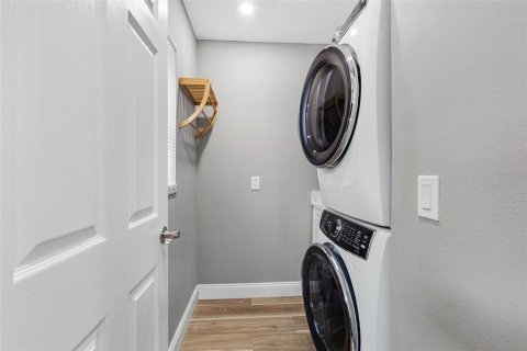 Touwnhouse à louer à Tampa, Floride: 2 chambres, 132.29 m2 № 2226279 - photo 9