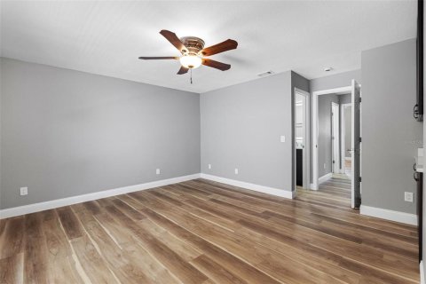Touwnhouse à louer à Tampa, Floride: 2 chambres, 132.29 m2 № 2226279 - photo 25